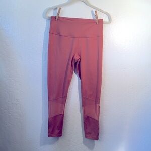 ZELLA Crop workout leggings w mesh at bottoms